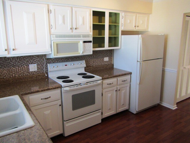 Foto del edificio - 876 Plum Grove Rd