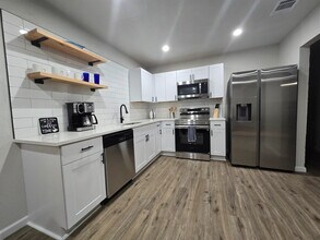 Building Photo - 12107 El Sendero St