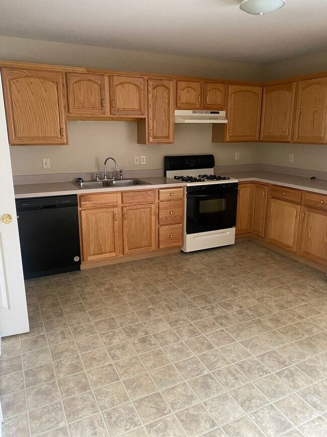 Foto del edificio - Three Bedroom Townhouse