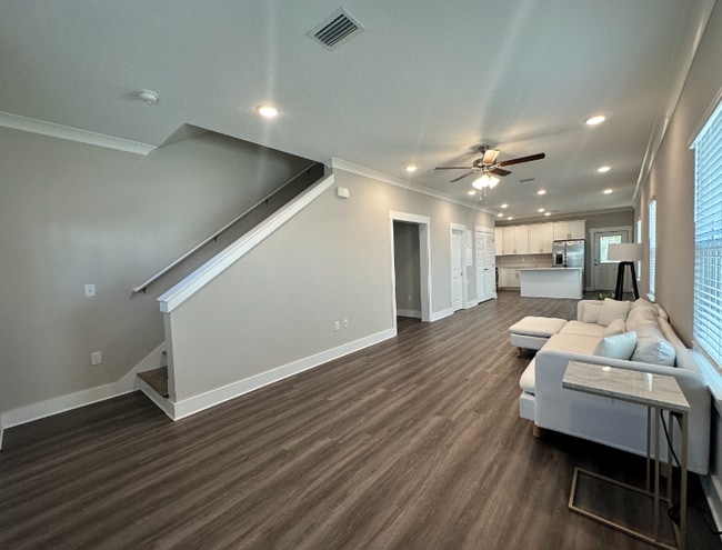 Building Photo - 376 N Sand Palm Rd