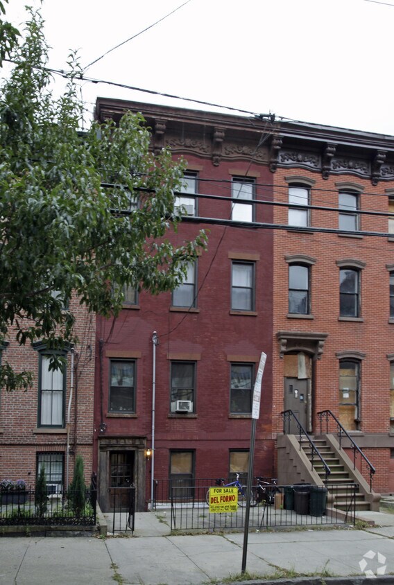 Primary Photo - 221 Pavonia Ave