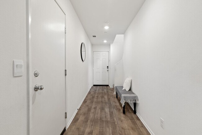 Foto del edificio - Spacious 4 Bedroom, 2.5 Bathroom Home with...