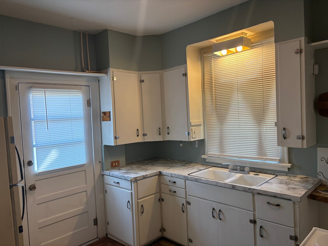 Kitchen - 301 N Pacific St