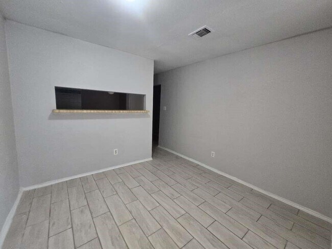 Foto del edificio - 5400 Linda Ln