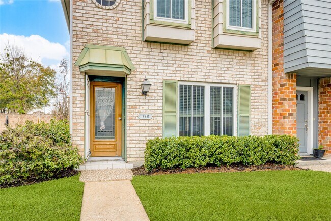 Foto del edificio - 11002 Hammerly Blvd