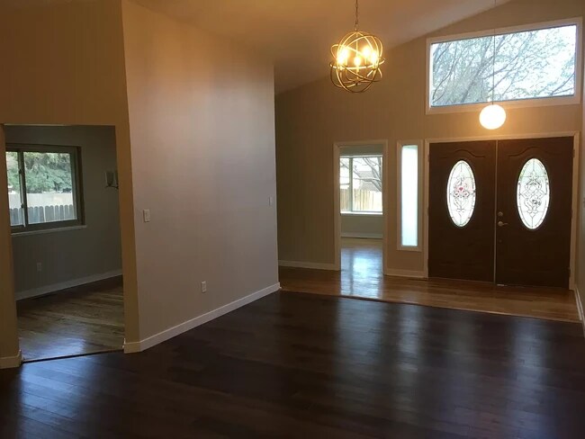 Building Photo - 2700 Aberdeen Ct