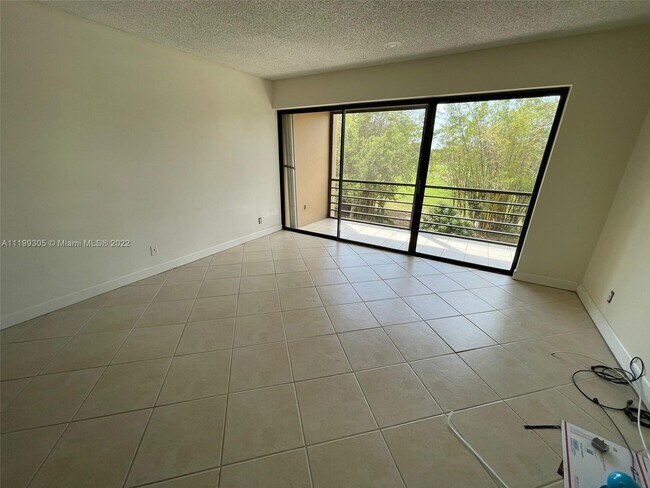 Building Photo - 4000 N Hills Dr