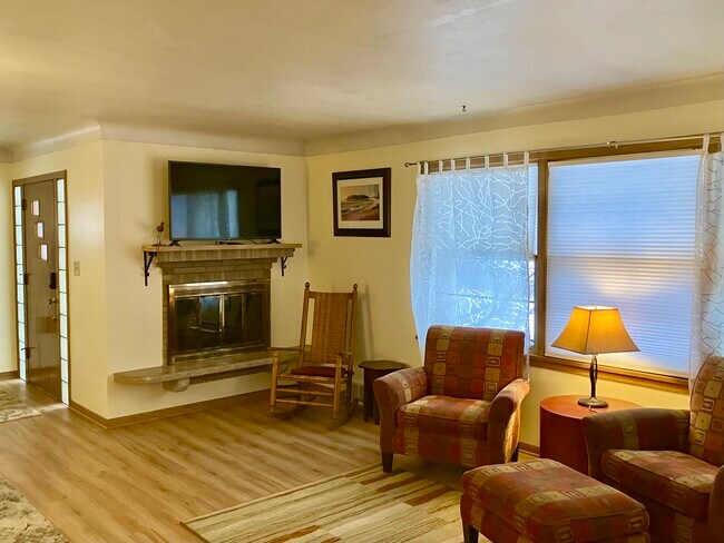 Foto del edificio - 2381 Buford Ave