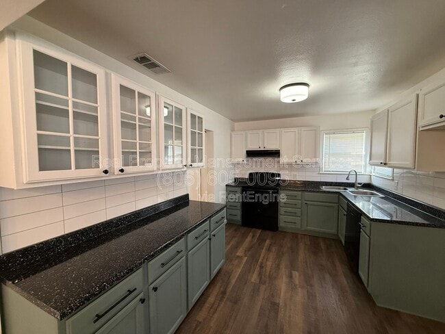 Building Photo - 3612 33rd St