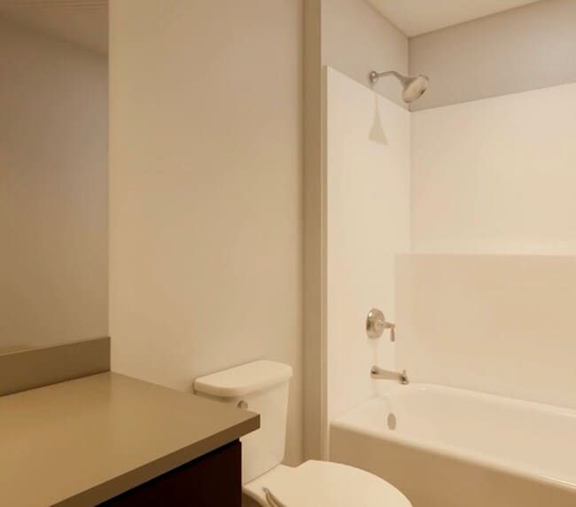 Building Photo - Summit Units: 2 Bedrooms 2 Bathrooms