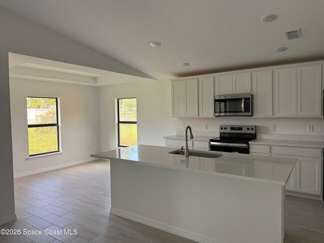 Foto del edificio - 792 Geary St SW