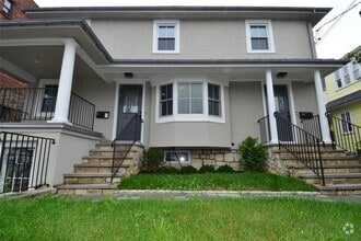 Building Photo - 137 Hillside Pl