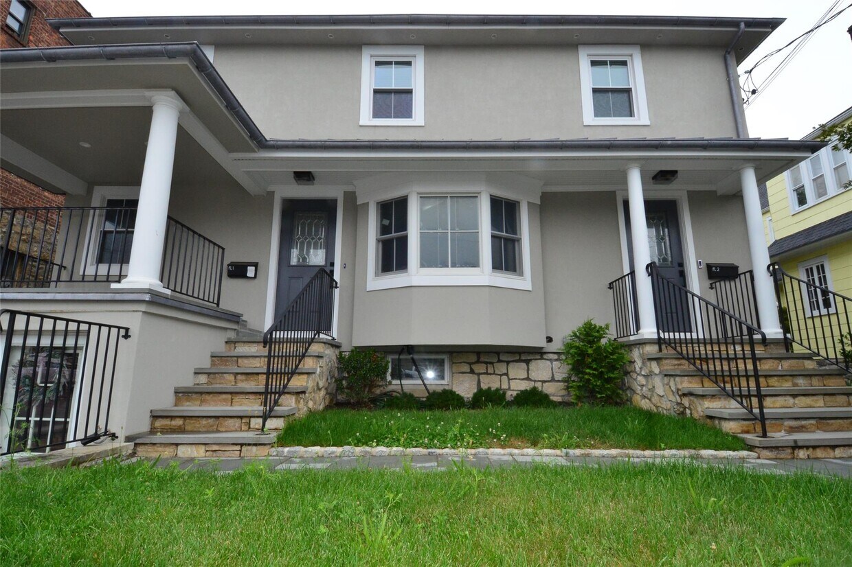 Foto principal - 137 Hillside Pl