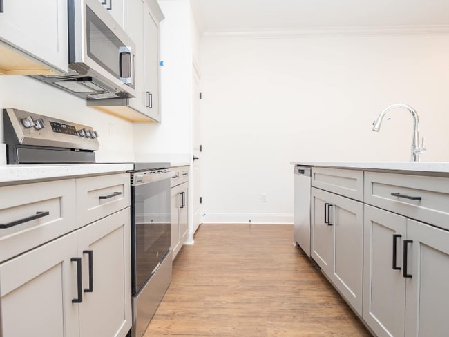 Foto del edificio - 637 Cottage Grv Cir