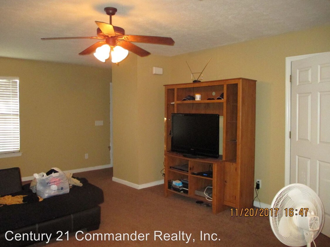 Building Photo - 2 br, 2.5 bath Apartment - 104 Gray Ave