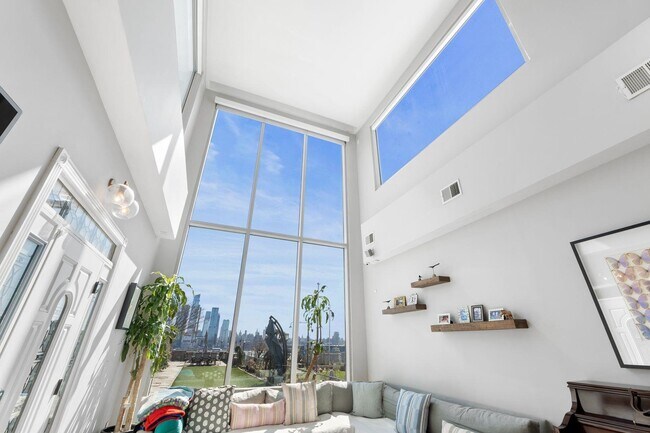 Foto del edificio - 438 Gregory Ave