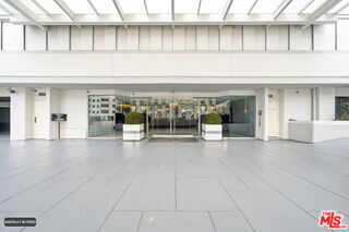 Foto del edificio - 10660 Wilshire Blvd