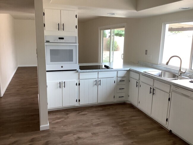 Building Photo - Nice 3BR House in Glendale