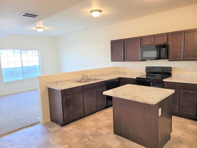 Building Photo - 7525 Forest Meadows Ave