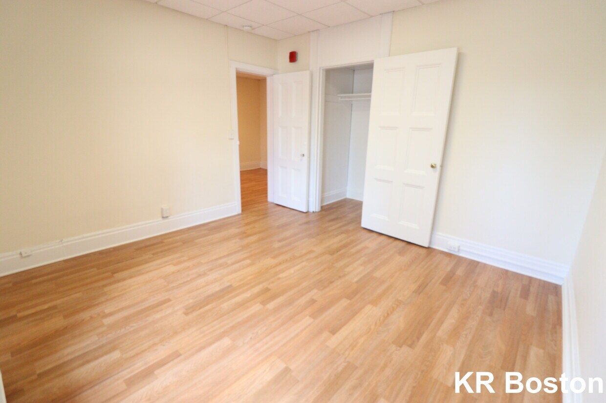 Primary Photo - 130 Boylston St