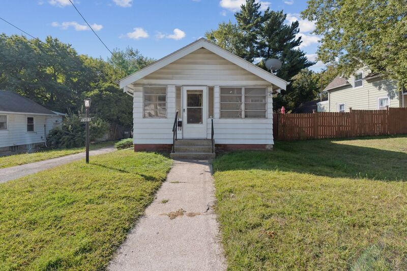 Primary Photo - 1951 Loxley Rd