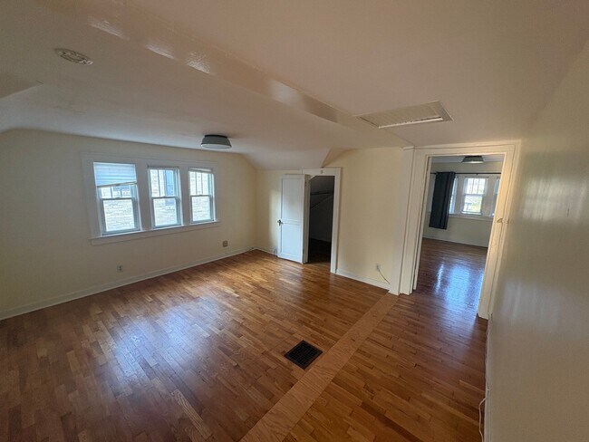 Foto del edificio - 1027 Benjamin Ave SE