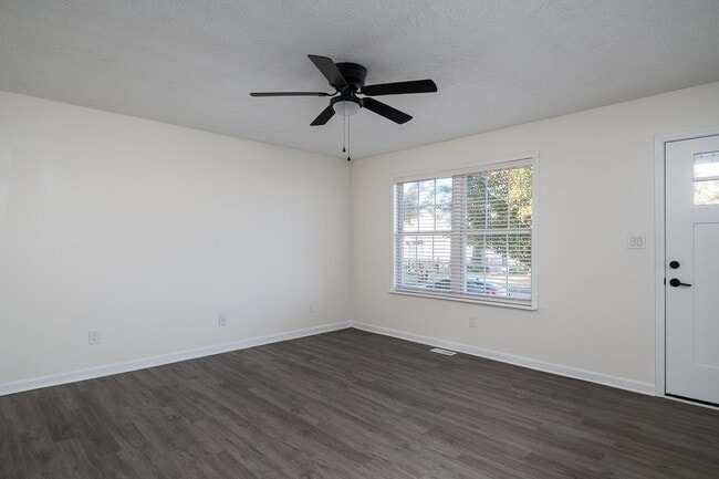 Building Photo - 154 Garnet Dr