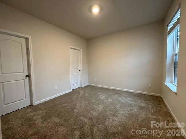 Building Photo - 10008 Hemingway Pl