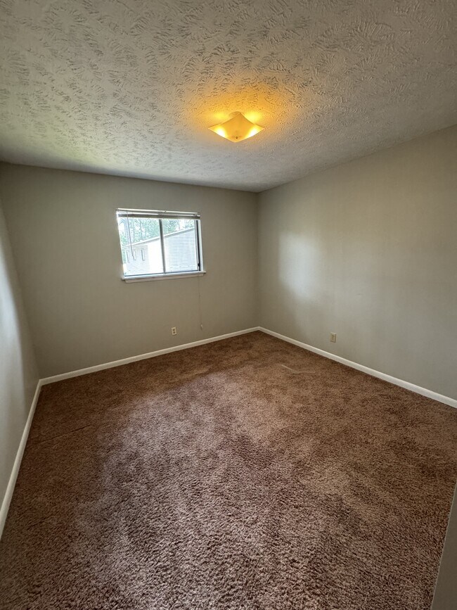 Building Photo - 909 Applewood Ln