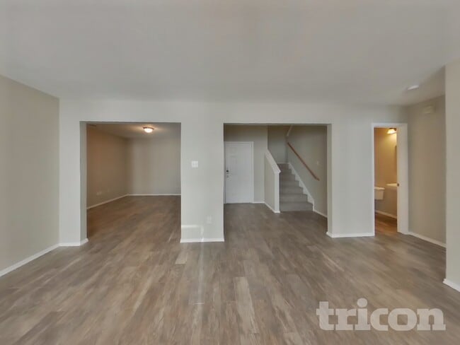 Building Photo - 1526 Fairfield Dr