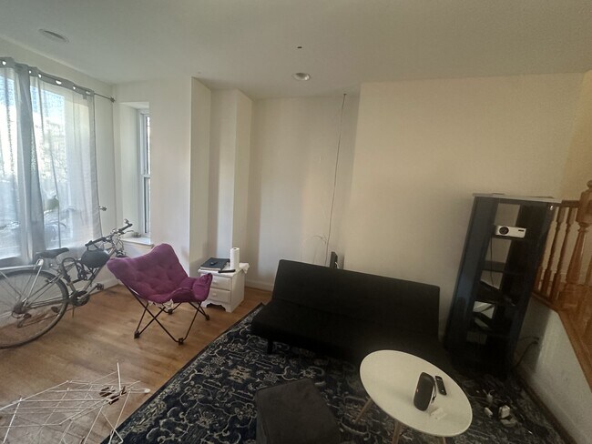 Foto del edificio - 1450 Newton St NW