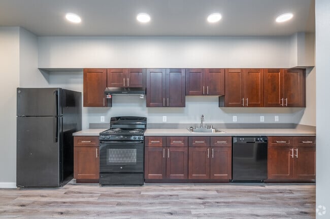 3BR, 2BA - 937SF - Kitchen - 30 Bellevue