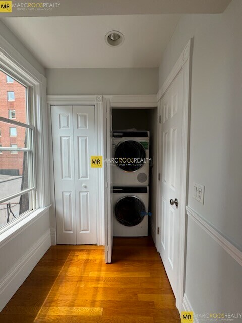 Foto del edificio - 252 Newbury St