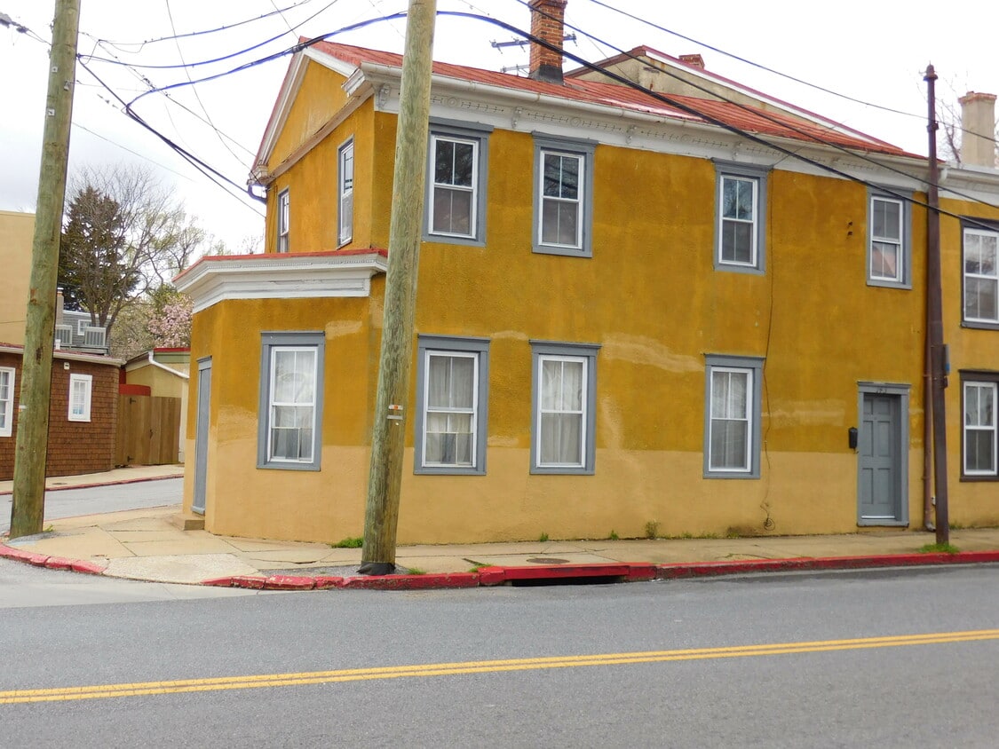 Primary Photo - 143 King George St