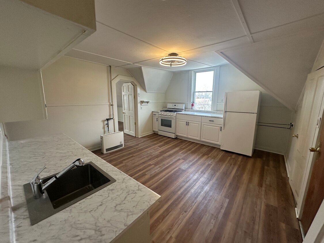 Photo - 446 Coe St (Woonsocket, RI)