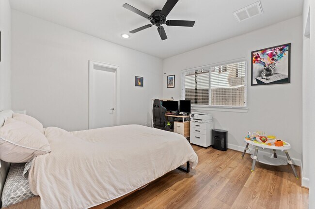 Foto del edificio - 311 Eado Park Cir