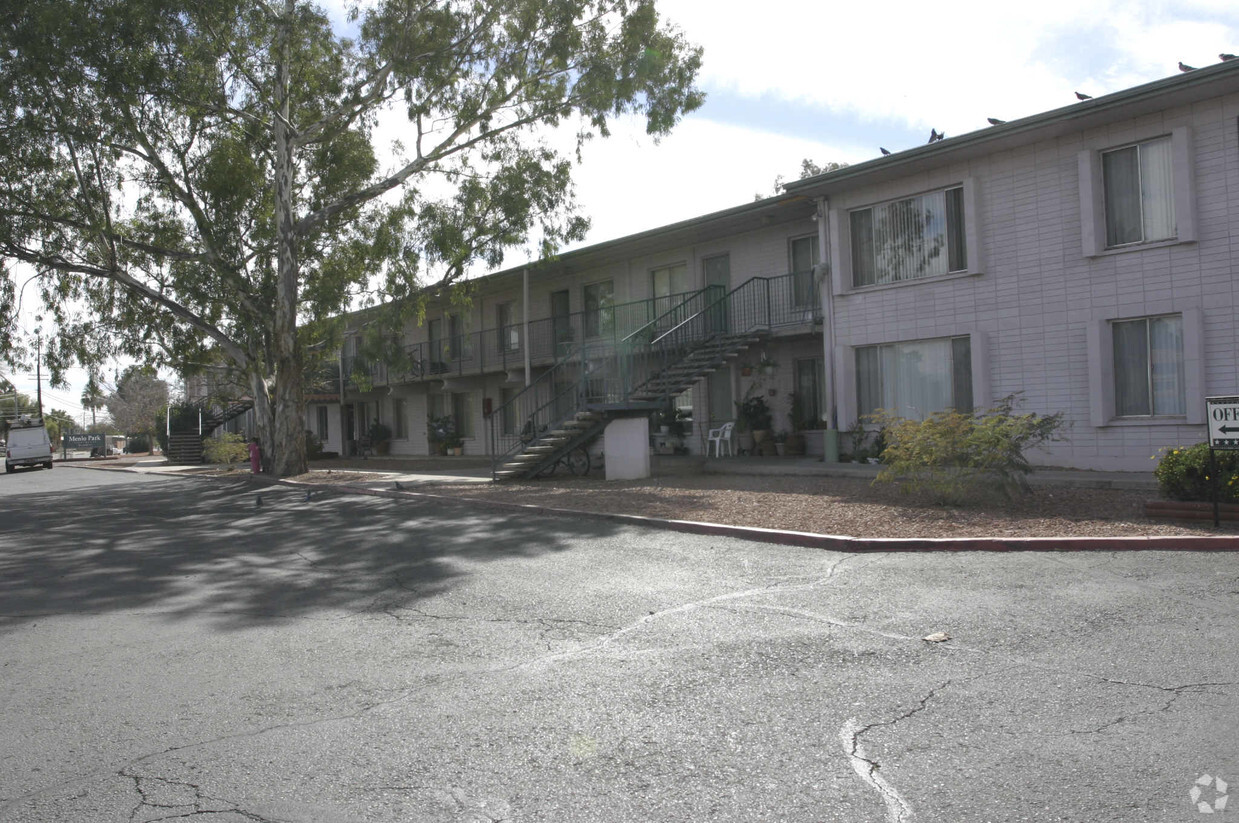 Foto del edificio - Menlo Park Apartments