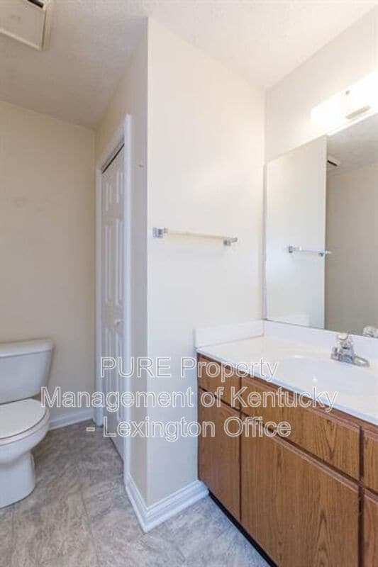 Building Photo - 308 Pigeon Ct
