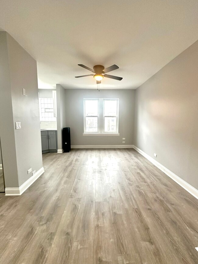 Foto del edificio - 4031 N Kenmore Ave