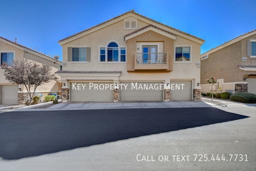 Foto principal - HIGHLY UPGRADED 2 BEDROOM 2 BATH TOWNHOME