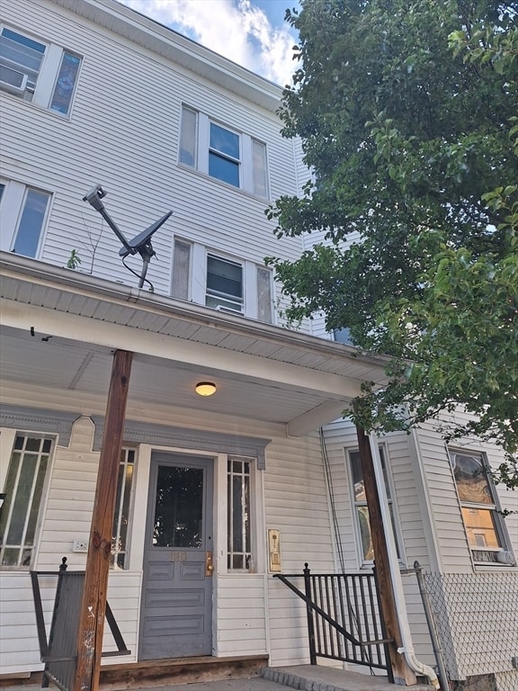 Building Photo - 130 Shurtleff St