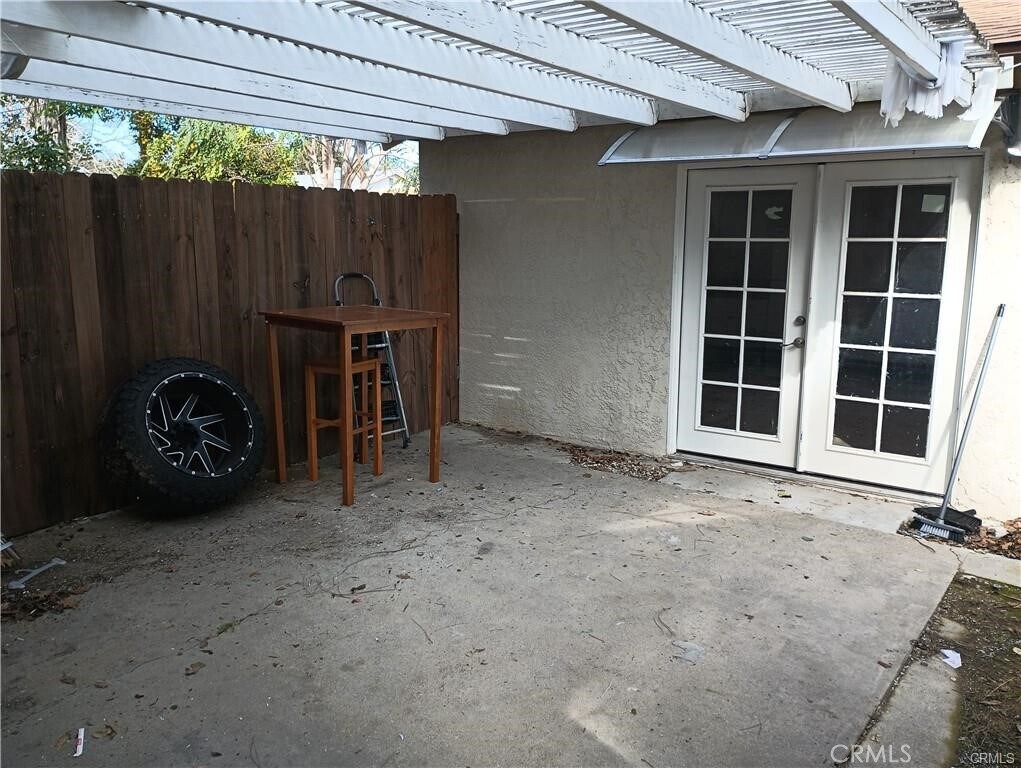 Foto principal - 22441 Saticoy St