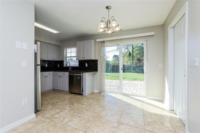 Building Photo - 7560 Quail Pond St