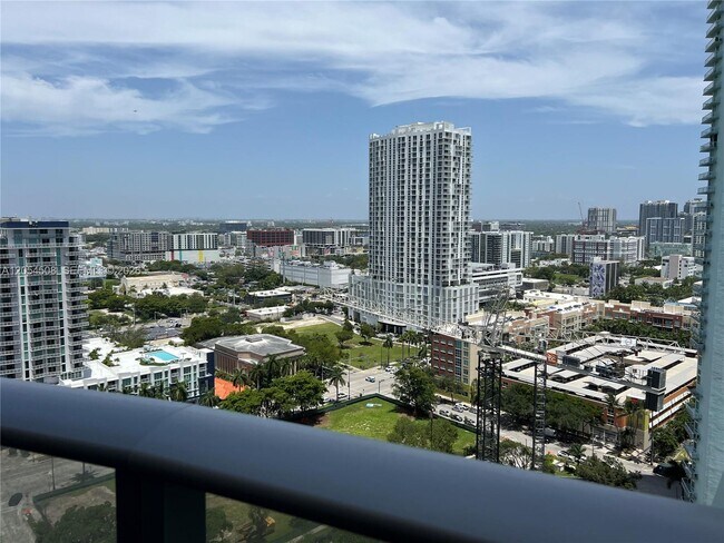 Foto del edificio - 488 NE 18th St