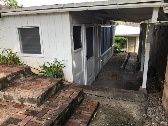 Building Photo - COZY 1/1/1 COTTAGE LOCATED LOWER-MANOA BY ...