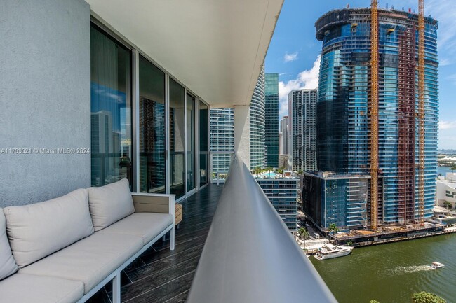 Foto del edificio - 485 Brickell Ave