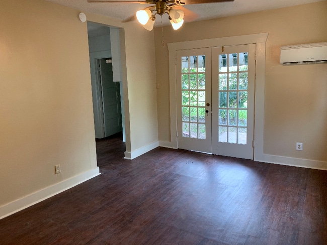 Building Photo - 1015 N 8th St