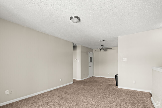 1BR, 1BA - 626 SQFT -Living Room - 16Ten East