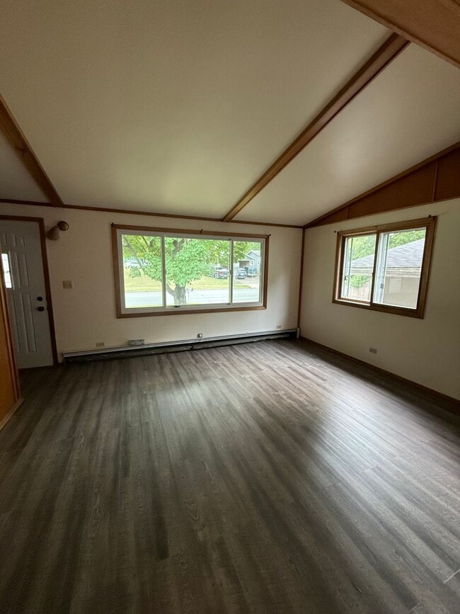 Building Photo - 2514/16 Skeels Ave