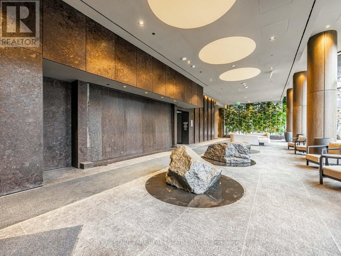 Primary Photo - 110 Broadway Ave